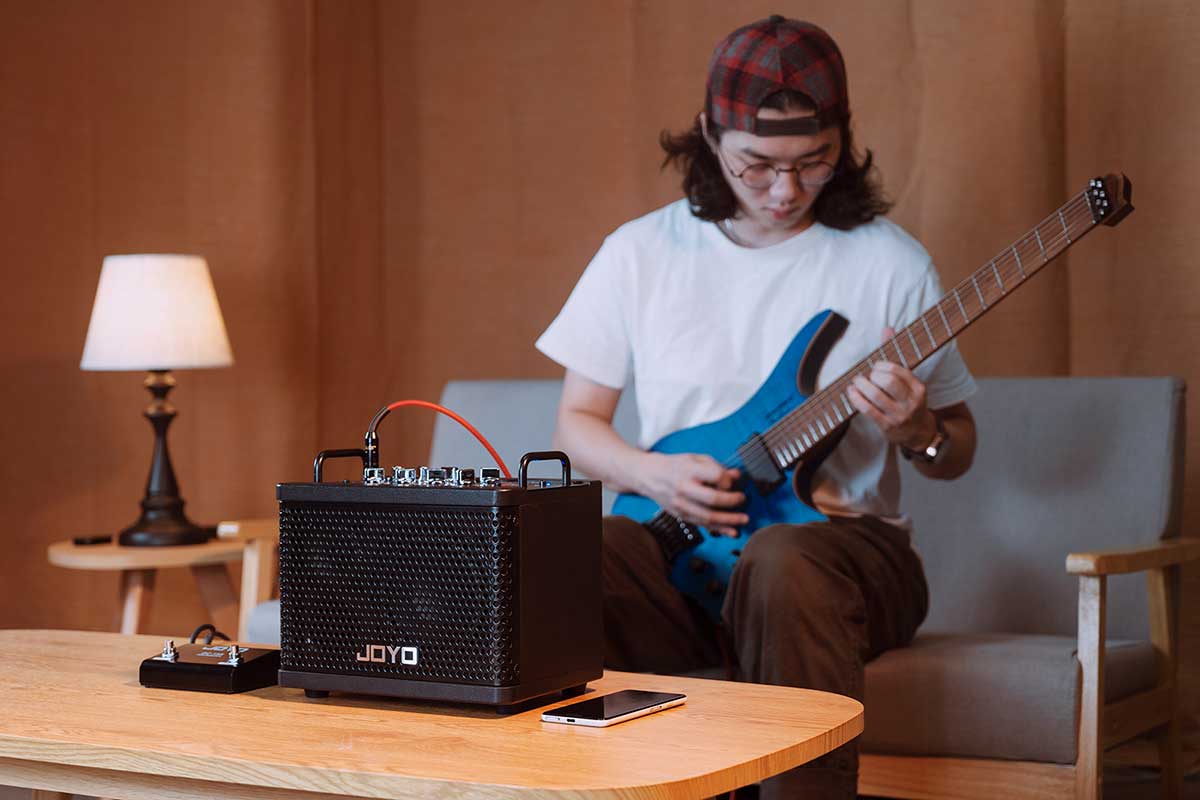 bluetooth'lu, looper ve entegre davul makinası ile mürhiş bir gitar amfisi Joyo DC15S