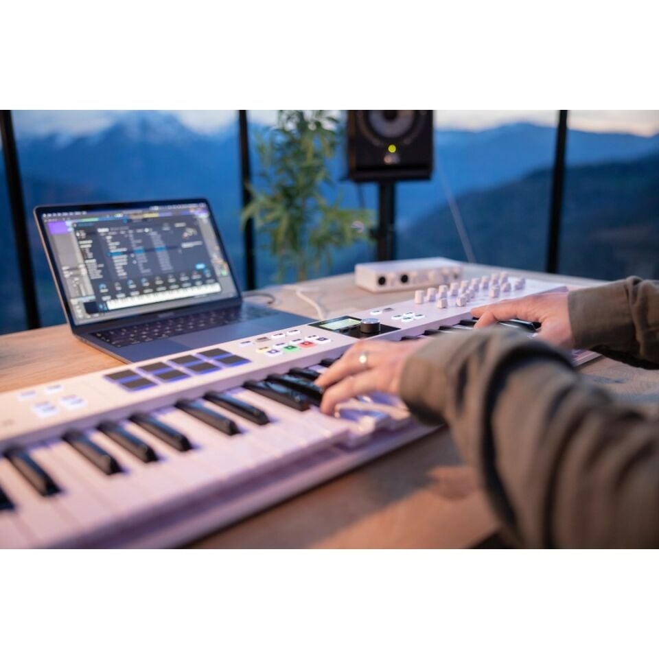 Arturia Keylab 49 Essential MK3 Beyaz