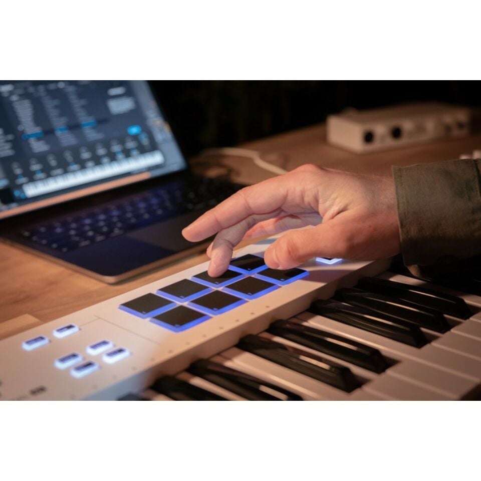 Arturia Keylab 49 Essential MK3 Beyaz